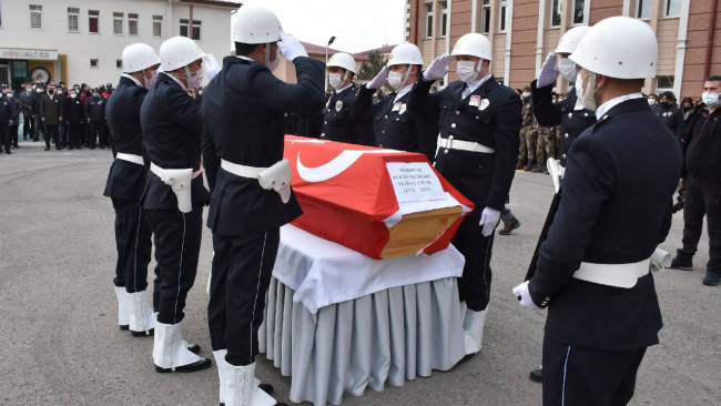 Kalp krizi sonucu vefat eden polis toprağa verildi